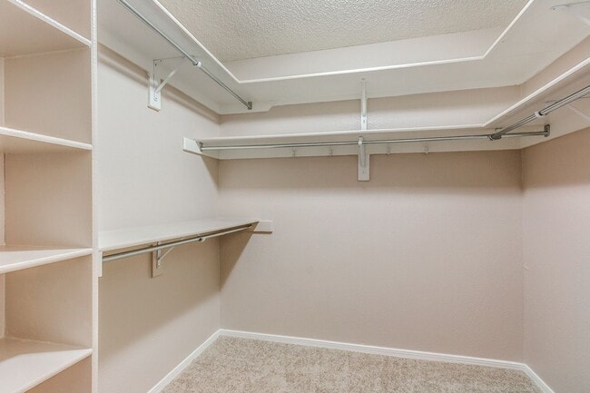 Building Photo - Amazing Tri-Level Westside Rental Home w/ ...