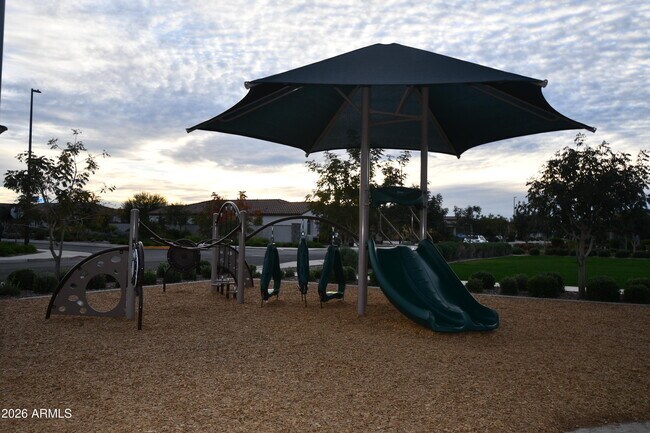 Building Photo - 2353 E Castanets Dr