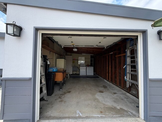 Building Photo - Bright, Updated Bungalow with 250 SF Bonus Sunroom