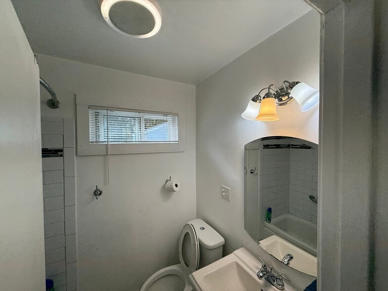 Building Photo - 41 Mary Hadge Dr