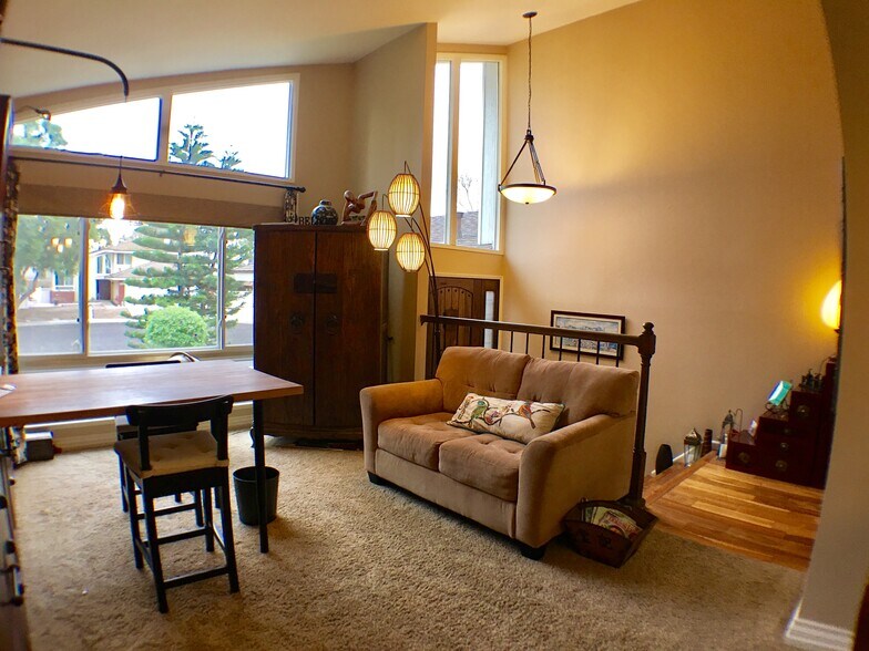 Building Photo - 672 Garland Court