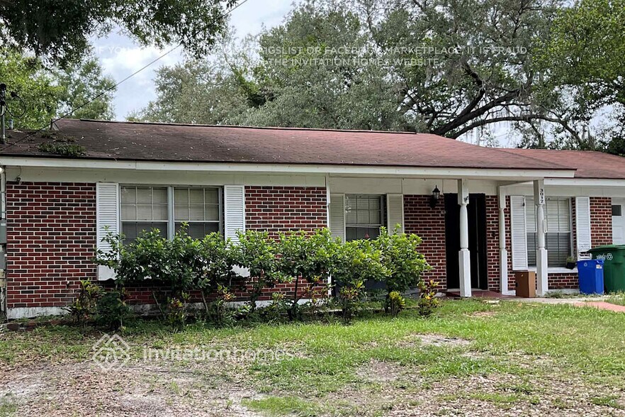 Building Photo - 3012 E Waters Ave