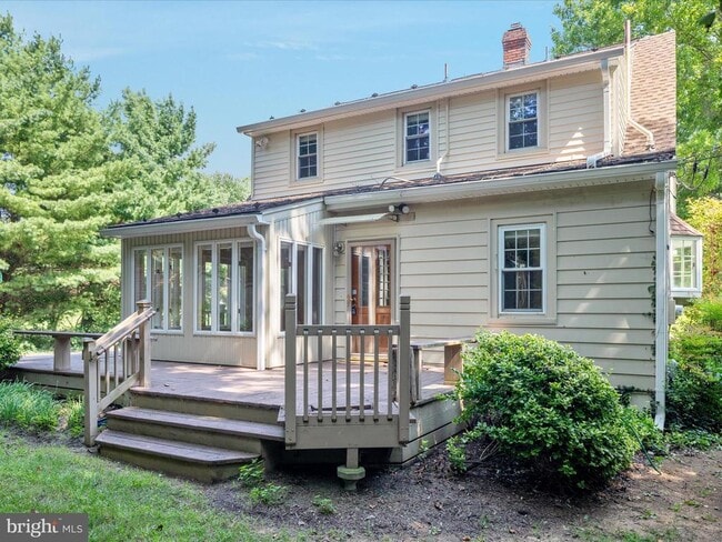 Building Photo - 301 Wood Ave