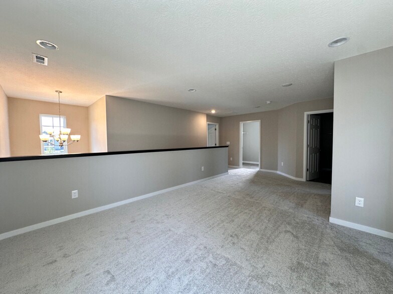Building Photo - 7044 Unitas Loop