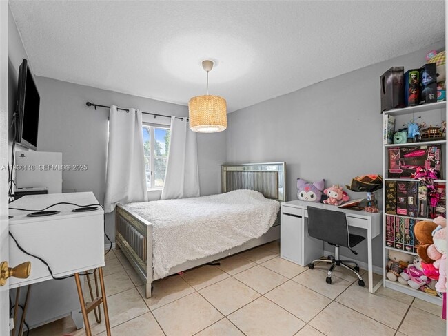 Building Photo - 1240 SE 31st Ct