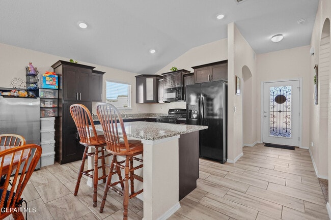 Building Photo - 5025 Marcella Santillana