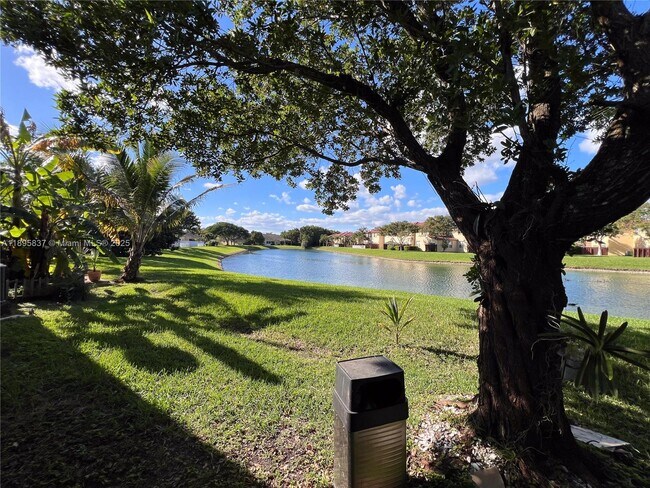 Building Photo - 3353 NE 11th Dr