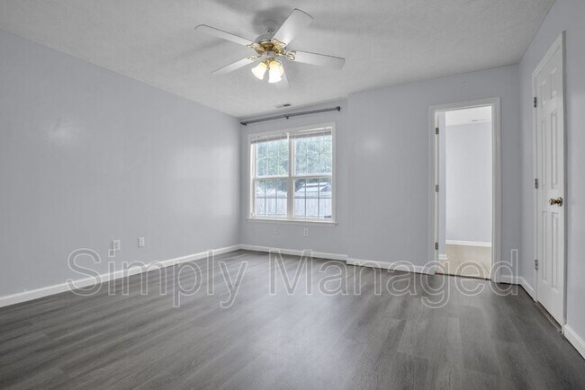 Building Photo - 3926 Red Oak Drive