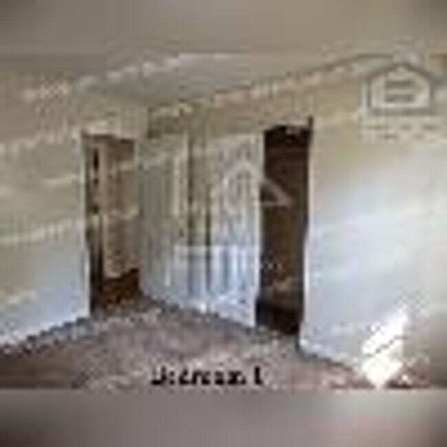 Building Photo - 758 Forest Cir