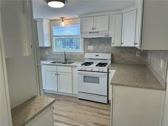 Building Photo - 54 Planet Ave