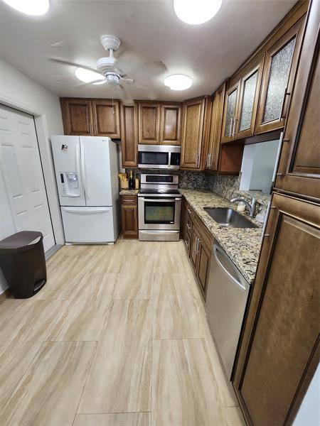 Building Photo - 219 NE 14th Ave