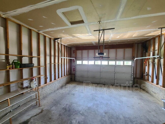 Building Photo - 4002 Mossy Bank Ln