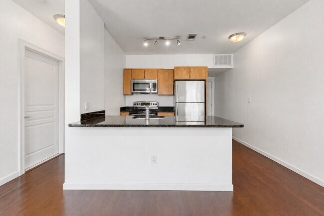 Building Photo - 4 Repton Cir