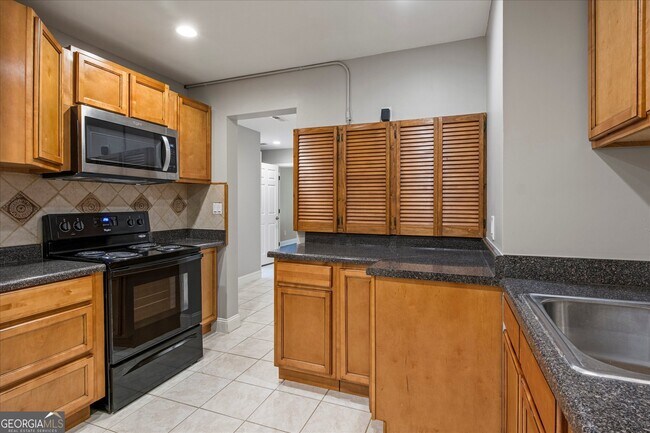 Building Photo - 2115 Julien Overlook