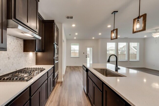 Building Photo - 2404 Swallowtail St