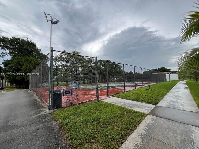 Building Photo - 7801 S Colony Cir