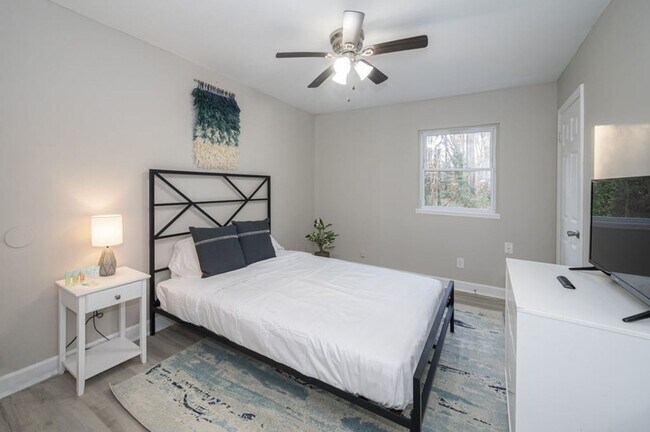 Building Photo - 2314 S Roxboro St