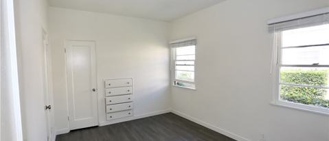 Building Photo - 364 Cliff Dr