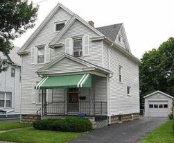 Building Photo - 50 Linnet St