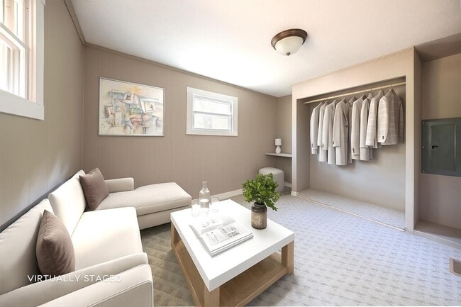 Building Photo - 1021 Farrell