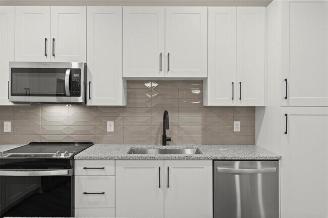 Building Photo - 2648 Sandy Plains Rd