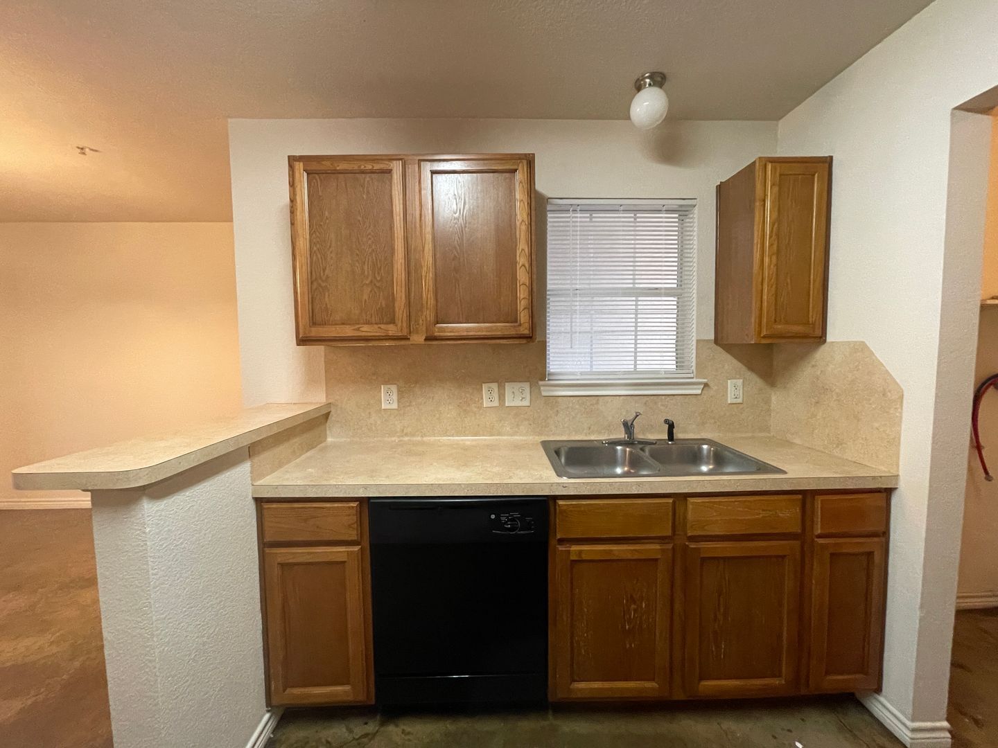 Building Photo - 4006 Cambridge Dr