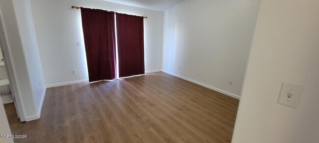 Building Photo - 2226 Ellice Wy