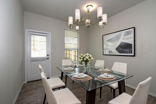 Building Photo - Gorgeous one story home!  3 bedrooms  | 2 ...