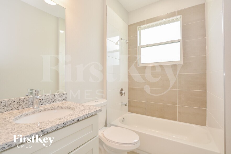 Building Photo - 308 Camellia Ct