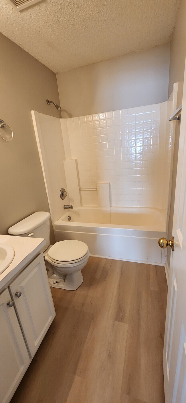 Building Photo - 1113 Waverly Pl Dr