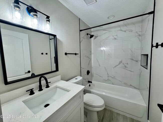 Building Photo - 210 Wickham Lakes Dr