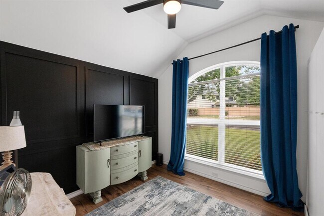 Building Photo - 8716 Bobcat Dr