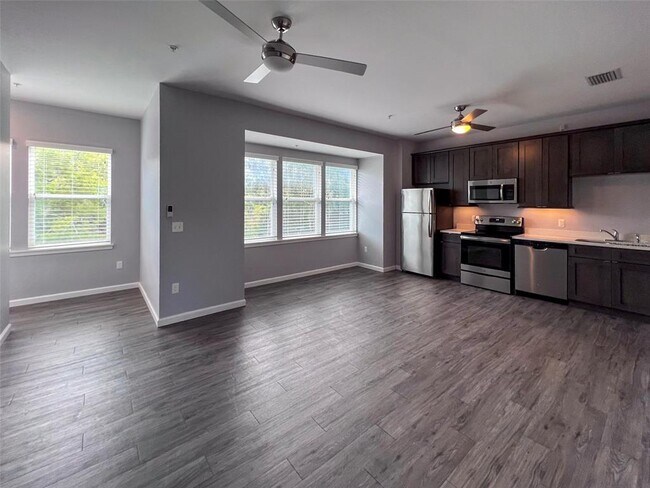 Building Photo - 204 NW 18th St