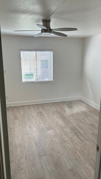 Master 2 has new ultra quiet ceiling fans w LED light and remote control. Large bedroom approx 14x14 - 3825 E Camelback Rd