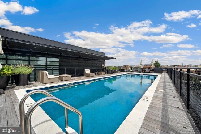 Building Photo - 1055 Wisconsin Ave NW