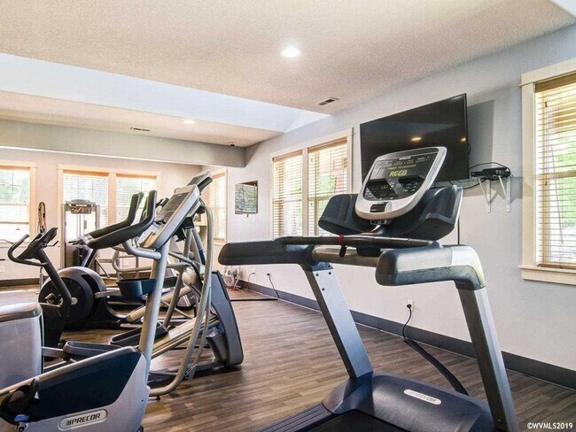 Building Photo - 3 bedroom plus den in Willamette Landing for $2895 per month