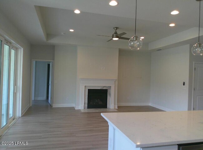 Building Photo - 443 Crane Ct
