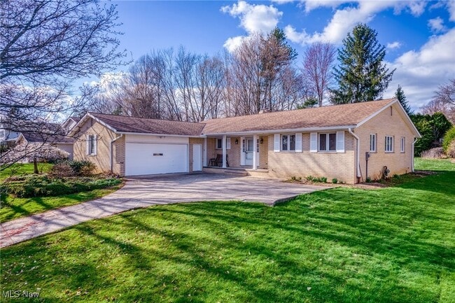 Primary Photo - 33115 Ledge Hill Dr