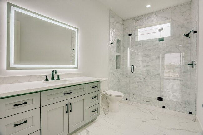 Building Photo - 6814 Hartland St