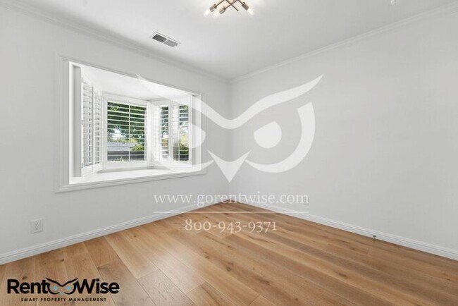 Building Photo - Short term lease only
