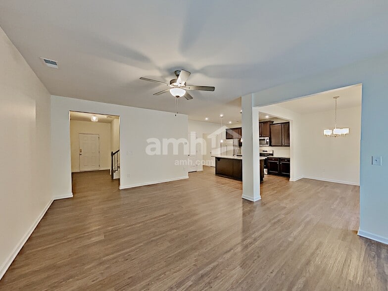 Building Photo - 701 Woodall Rd