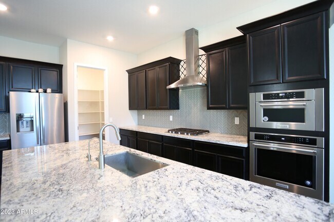 Building Photo - 1201 E Cherrywood Pl