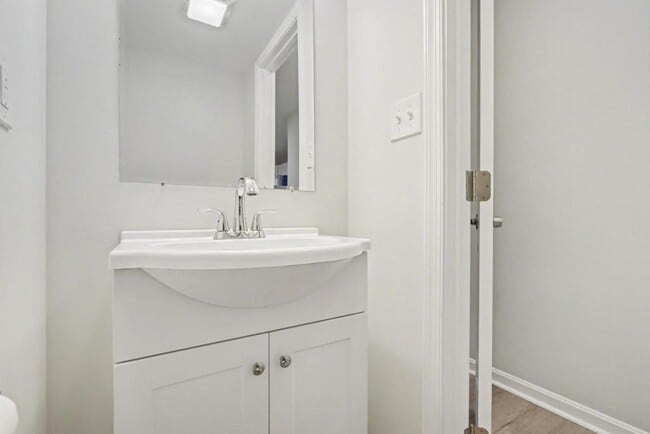 Building Photo - 239 W Broad St