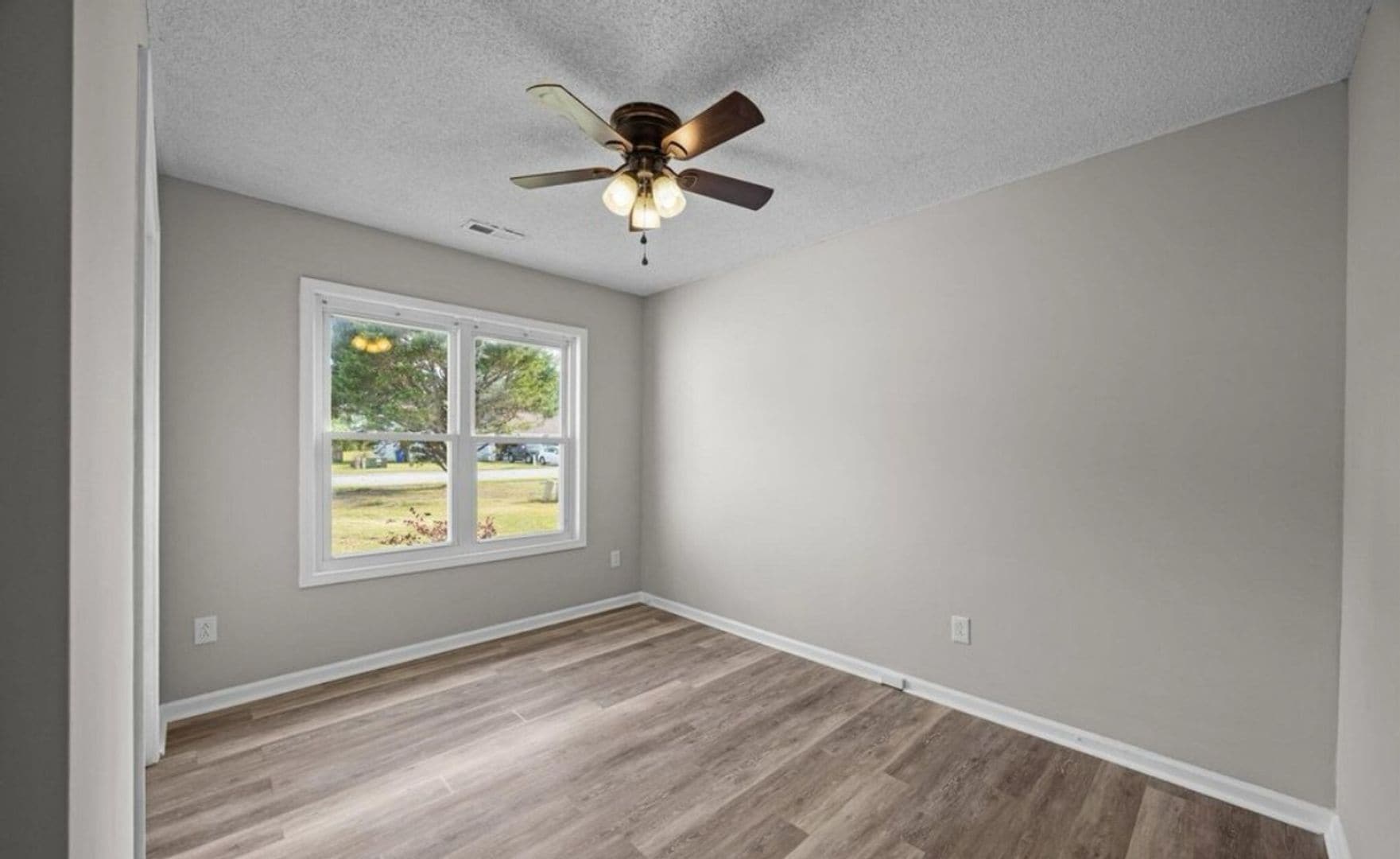 Building Photo - 109 Village Ct