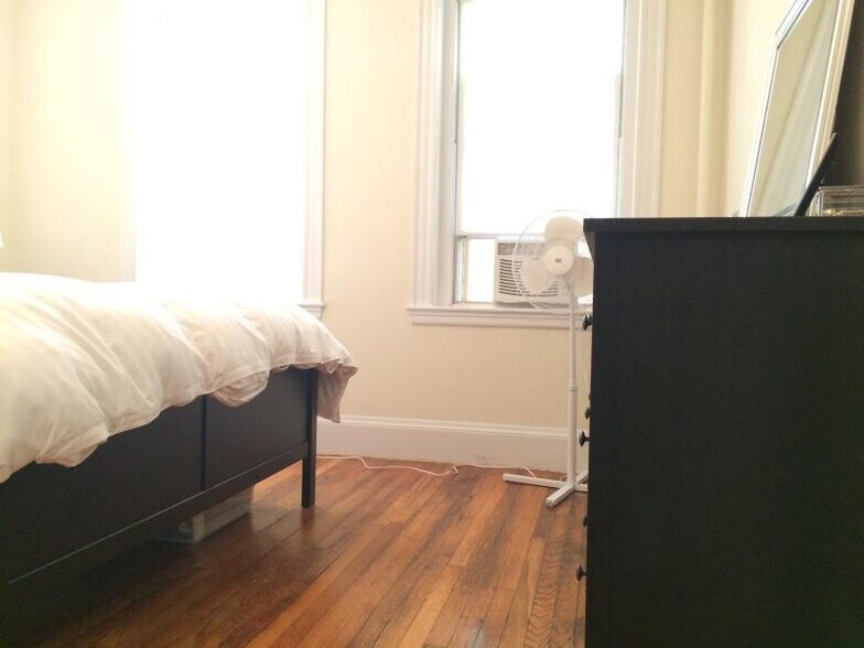 Building Photo - 1622 Massachusetts Ave