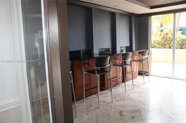 Building Photo - 520 SE 5 Ave