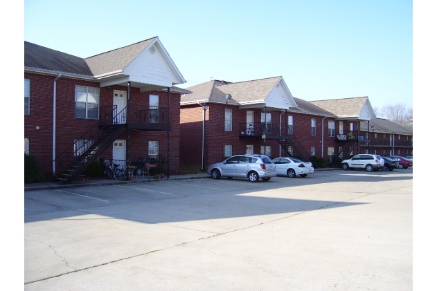 Primary Photo - Bulldog Bluff Apartments