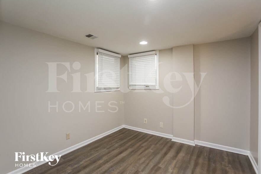 Building Photo - 15102 W 131st St