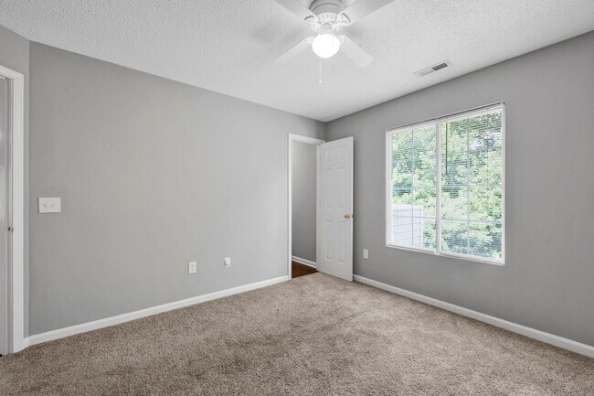 Building Photo - Chinaberry Commons Apartments