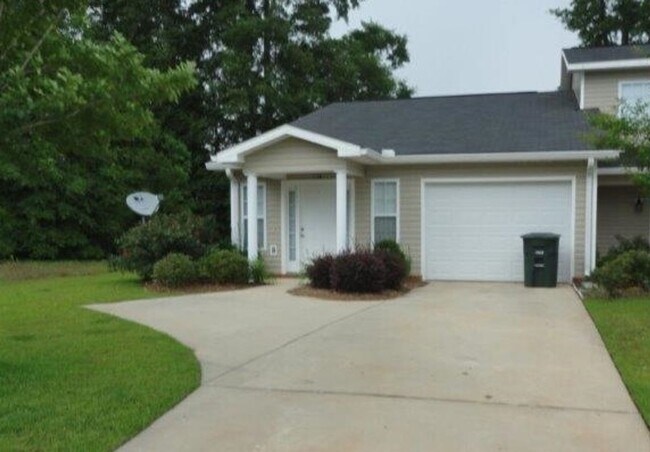 Primary Photo - 138 Jasmine Cir